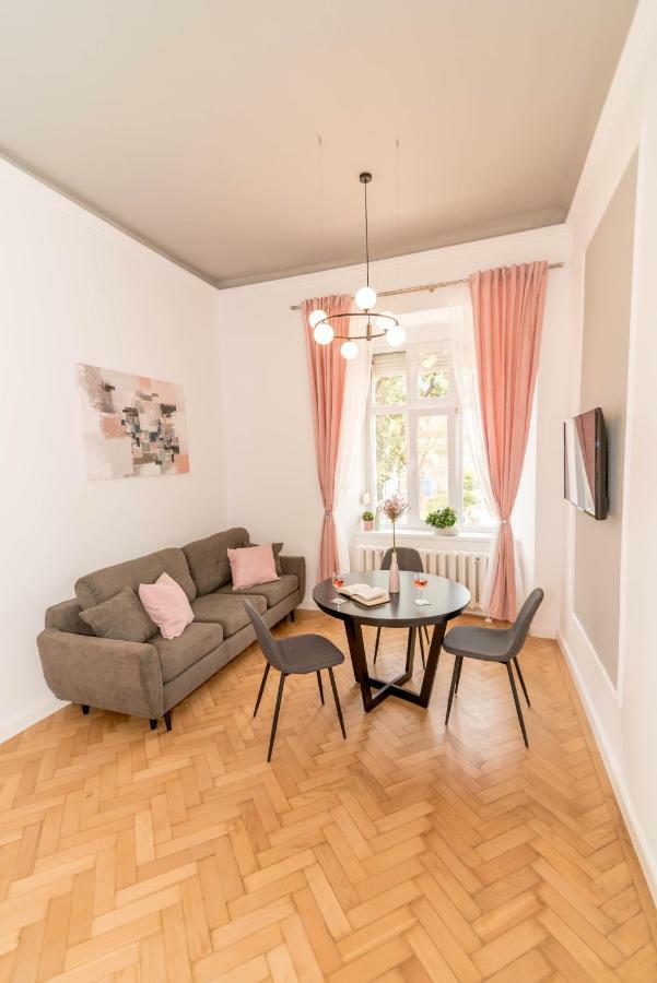 Central Premium Suites Timisoara Exterior foto