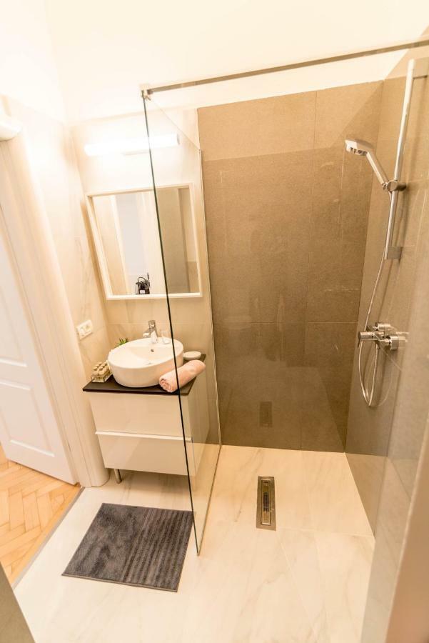 Central Premium Suites Timisoara Exterior foto